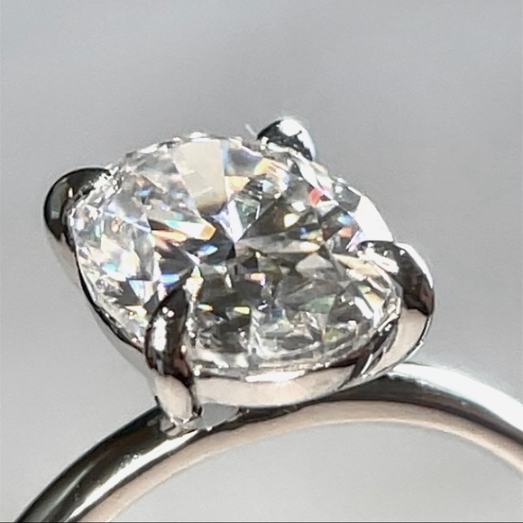 2.5ct Oval Moissanite Ring - Picture 3 of 17